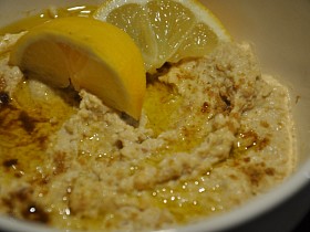 HUMMUS