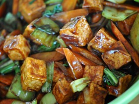 TOFU SE ZELENINOU