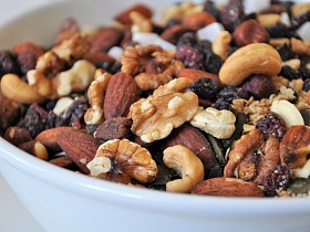 BEZLEPKOVÁ GRANOLA S BORŮVKAMI